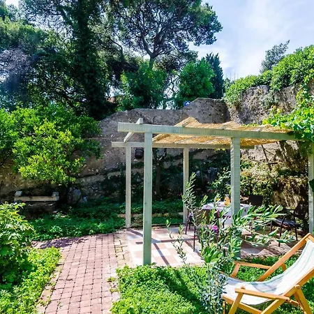 Eos & Vespera דוברובניק