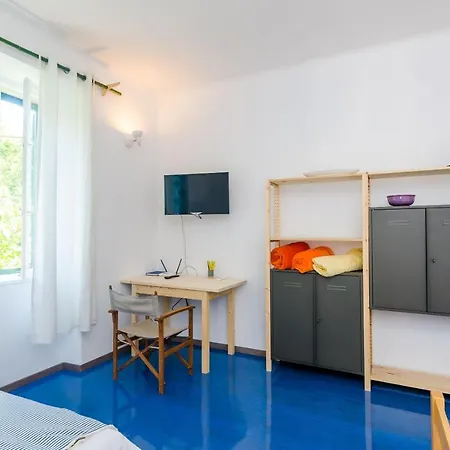 Eos & Vespera Apartment