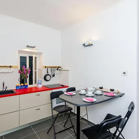 Eos & Vespera Apartman *