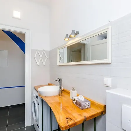 Eos & Vespera Apartmán