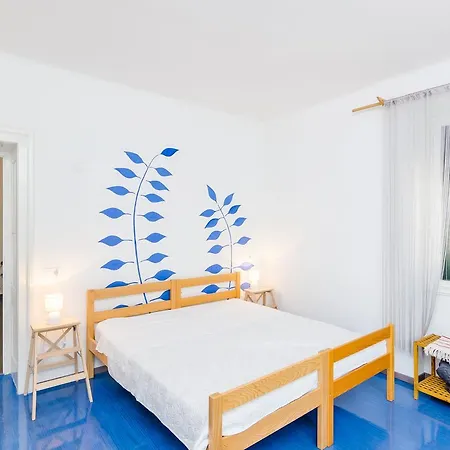 Eos & Vespera Apartman *